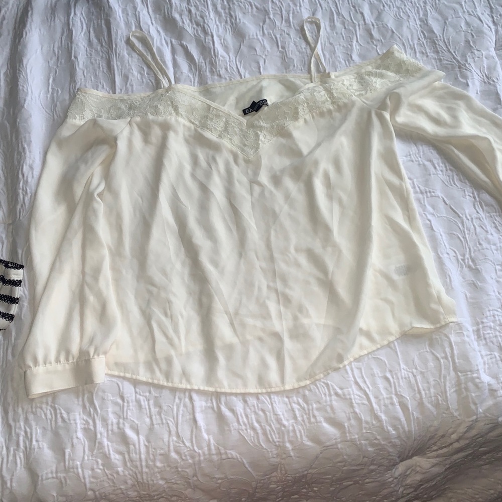 Off-the-Shoulder shirt